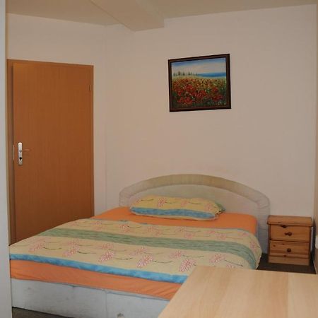 Penzion Pupendo Hradec Kralove Ngoại thất bức ảnh